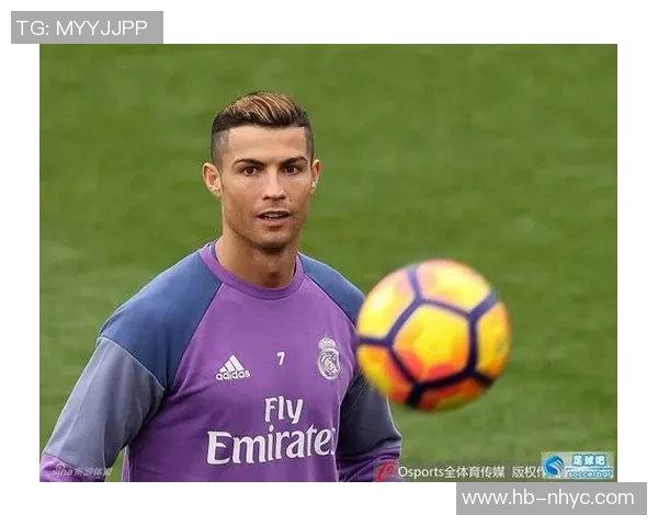 金色长发的足球明星是谁他在赛场上的传奇故事与风采揭秘